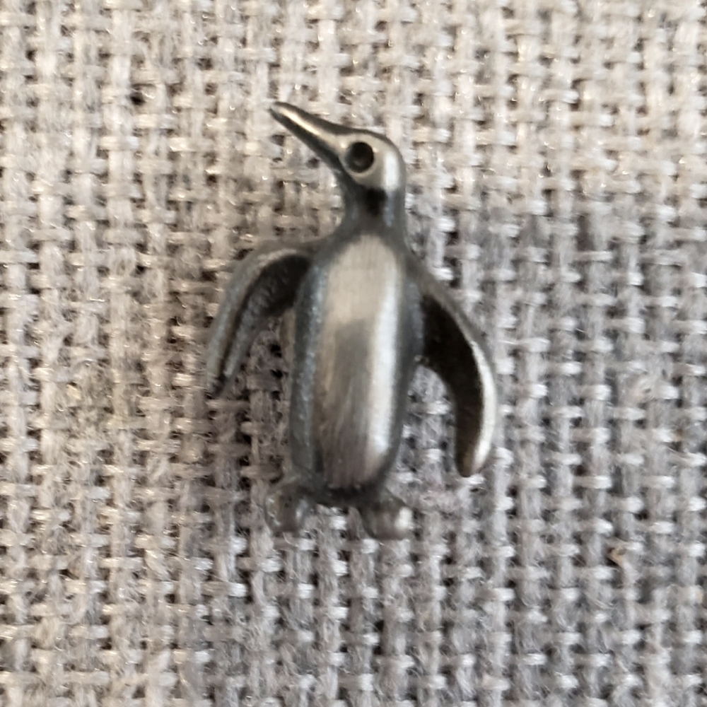 Vintage Penguin Pin